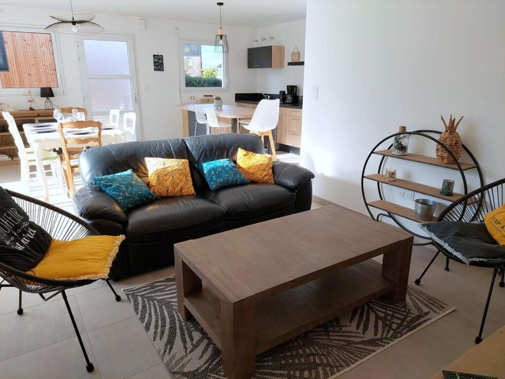 Single Storey Holiday Home In Cléder Zewnętrze zdjęcie