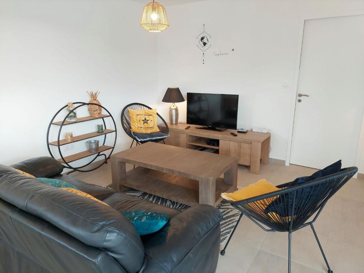 Single Storey Holiday Home In Cléder Zewnętrze zdjęcie